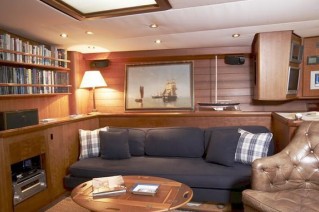 Yacht BOLERO -  Saloon Seating